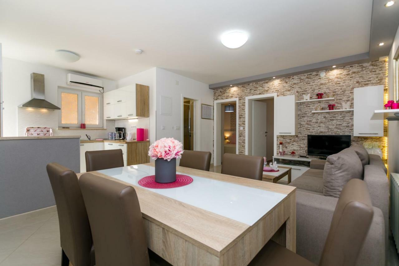 Apartman Brajutovci 26 Kornić Exteriör bild