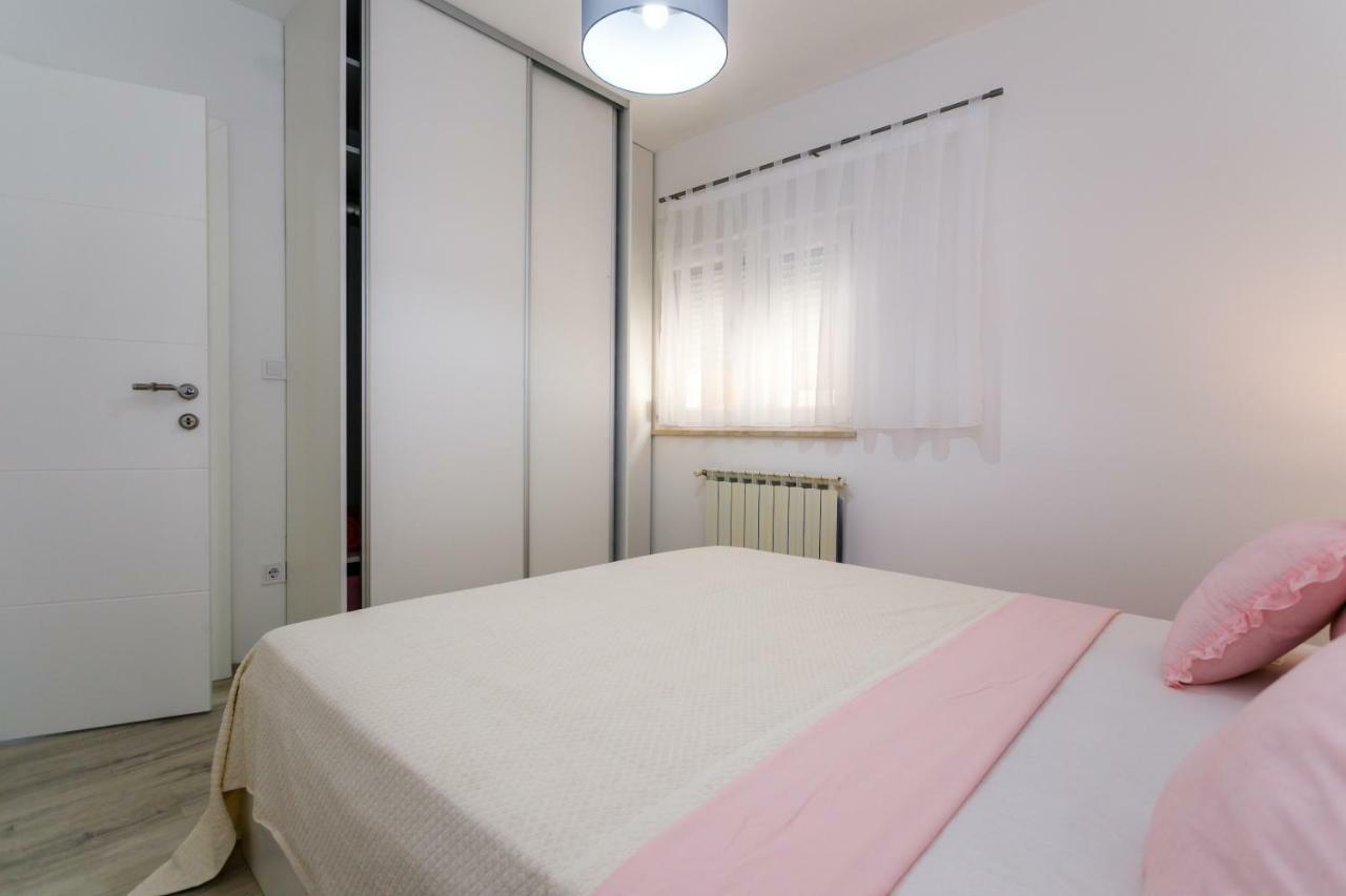 Apartman Brajutovci 26 Kornić Exteriör bild